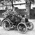 Ab 1898 mit der neuen Niederspannungs-Magnetzündung: Phönix-Wagen der Daimler-Motoren-Gesellschaft.